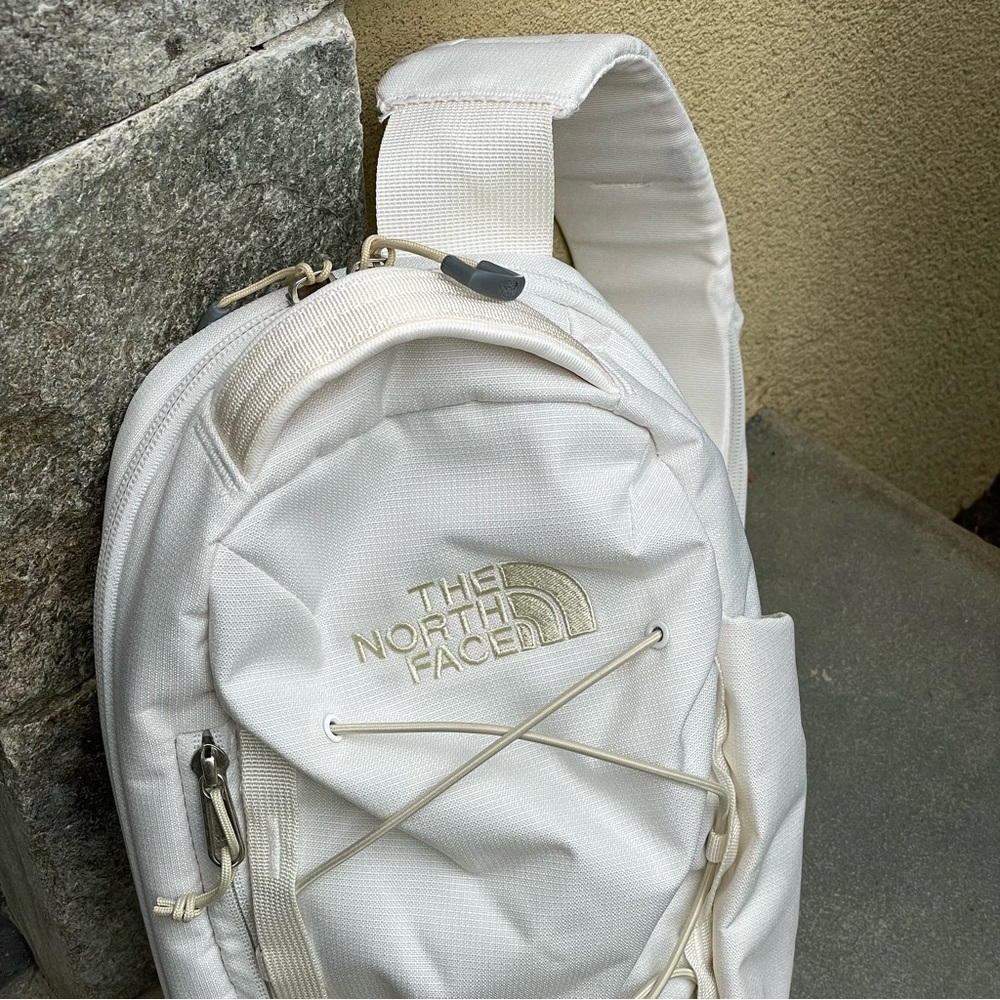 The North Face Borealis Sling Bag Backpack Gardenia White - Picture 10 of 17